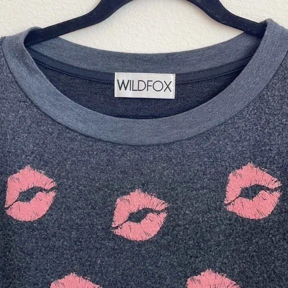 Wildfox grey lips allover pullover sweatshirt OS - Picture 3 of 5